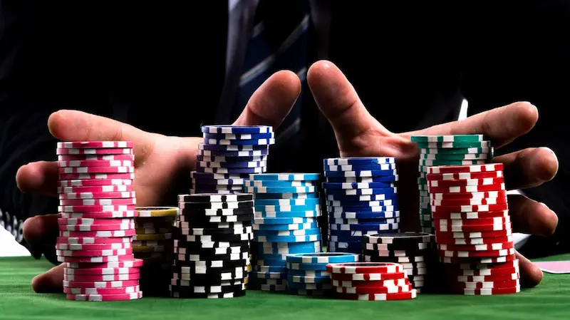 Develop playing techniques for different types of bets in Poker