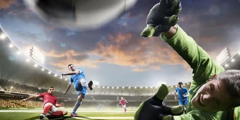 What are the advantages and disadvantages of virtual football?